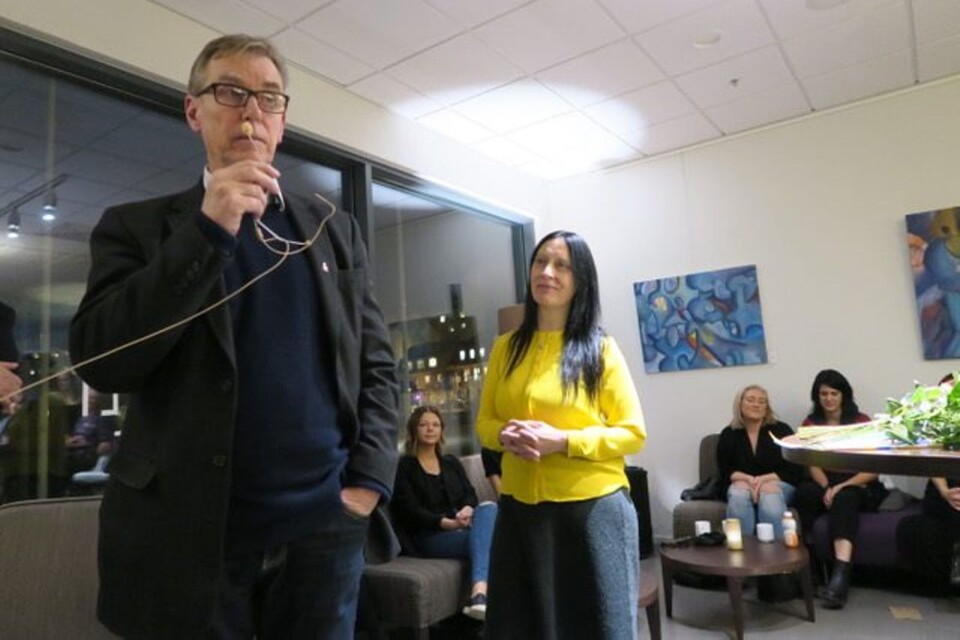 Per  Nilsson håller tacktal sedan BLT:s chefredaktör Mimmi Karlsson Bernfalk delat ut tidningens kulturpris för 2018 à 50 000 kronor.