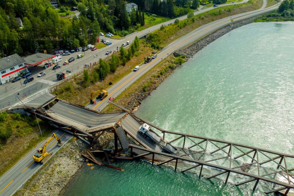 Trettenbron är en så kallad fackverksbro i trä, och öppnade för trafik 2012.