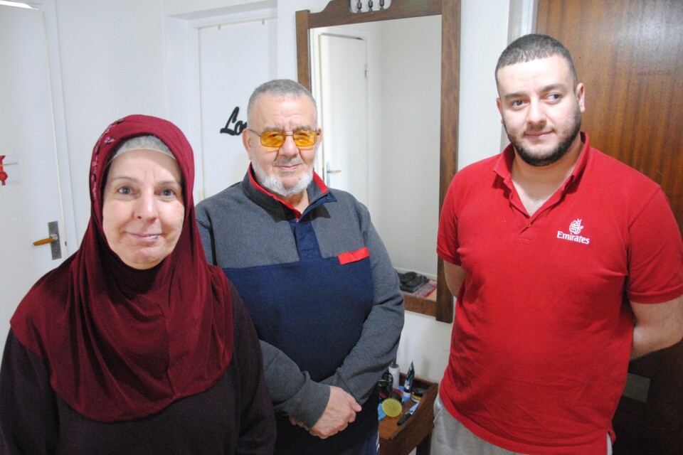 Janan Flayeh, Jamal Al-Obaedi och Mkhaiber Al-Obaedi dagen efter explosionen. Natten fick de bo på hotell.