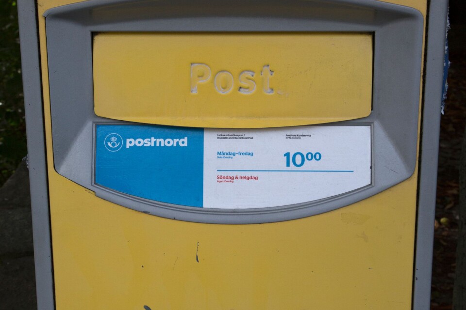 Någon har under helgen stulit Postnords brevlåda i Hanaskog.