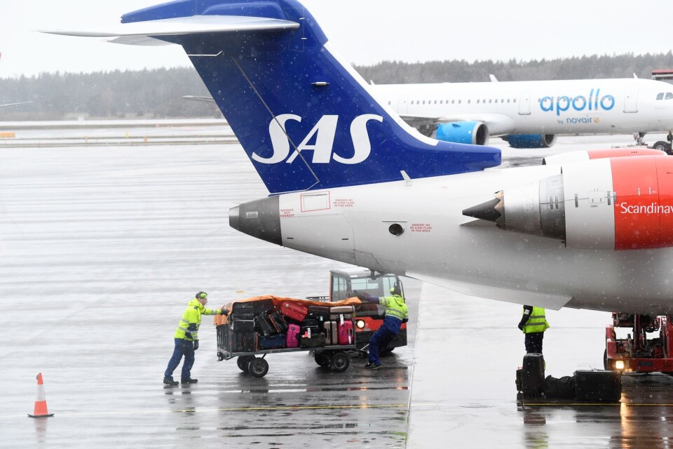 SAS permitterar 10 000 personer. ”Nästan ingen köper flygbiljetter längre”, säger vd Rickard Gustafson.