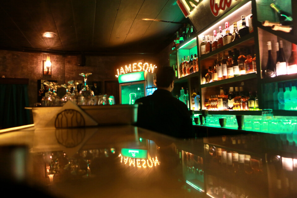 En bar i Bagdad, undangömd i ett mörkt kvarter. Arkivbild.