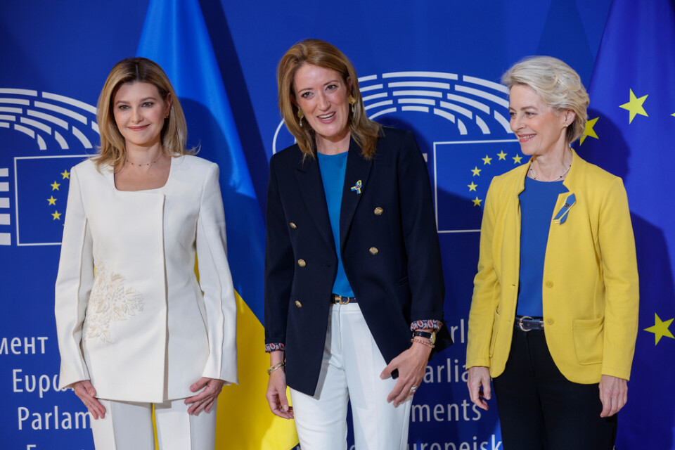 Från vänster: Olena Zelenska, EU-parlamentets talman Roberta Metsola och EU:s kommissionsordförande Ursula von der Leyen i Strasbourg på onsdagen.