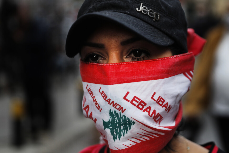 Demonstranterna är tillbaka på Libanons gator för att visa sitt missnöje över politik och ekonomi.