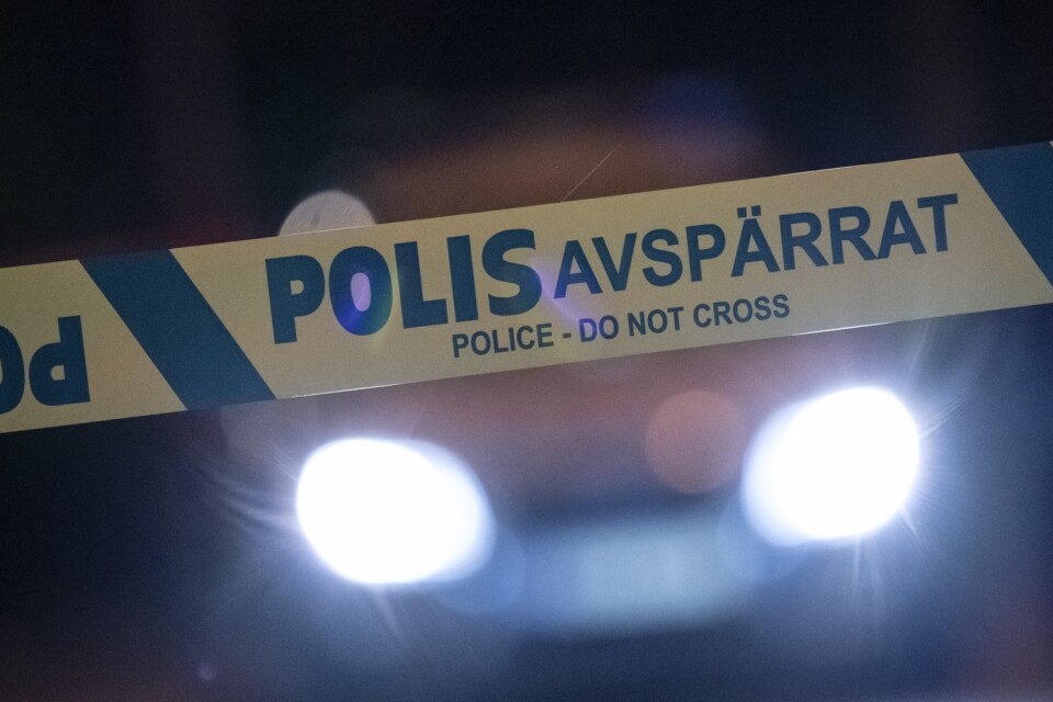 Förundersökningen mot de två poliser som sköt ihjäl en man i Härnösand under en insats har lagts ner. Arkivbild.