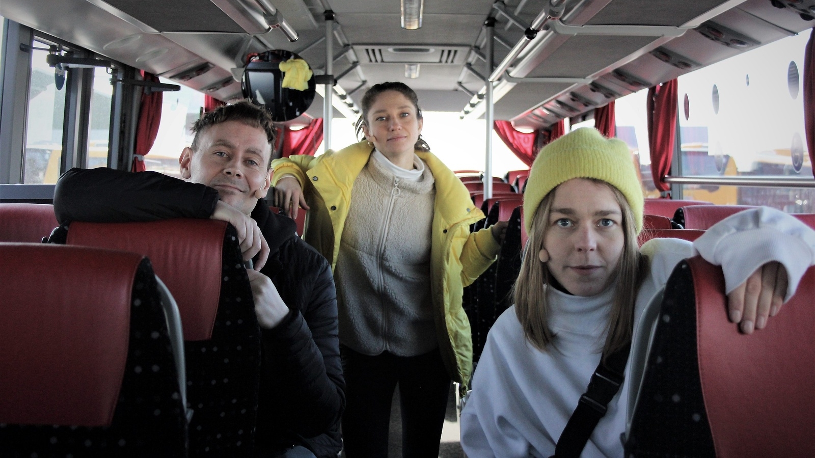 Oskar Stenström, Ronja Svedmark och Sanne Ahlqvist Boltes spelar de tre vännerna som ska på skolutflykt. Foto: Matilda Arborelius