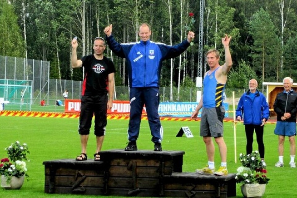 Stefan Jeppsson tog dubbla guld i Veteran-SM i början av augusti. I EM i helgen blev det silver i stavhopp. Privat bild