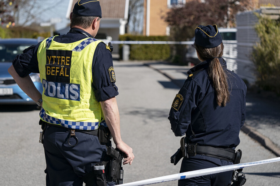 Polis och avspärrningar efter rånet i Lund på långfredagsmorgonen.
