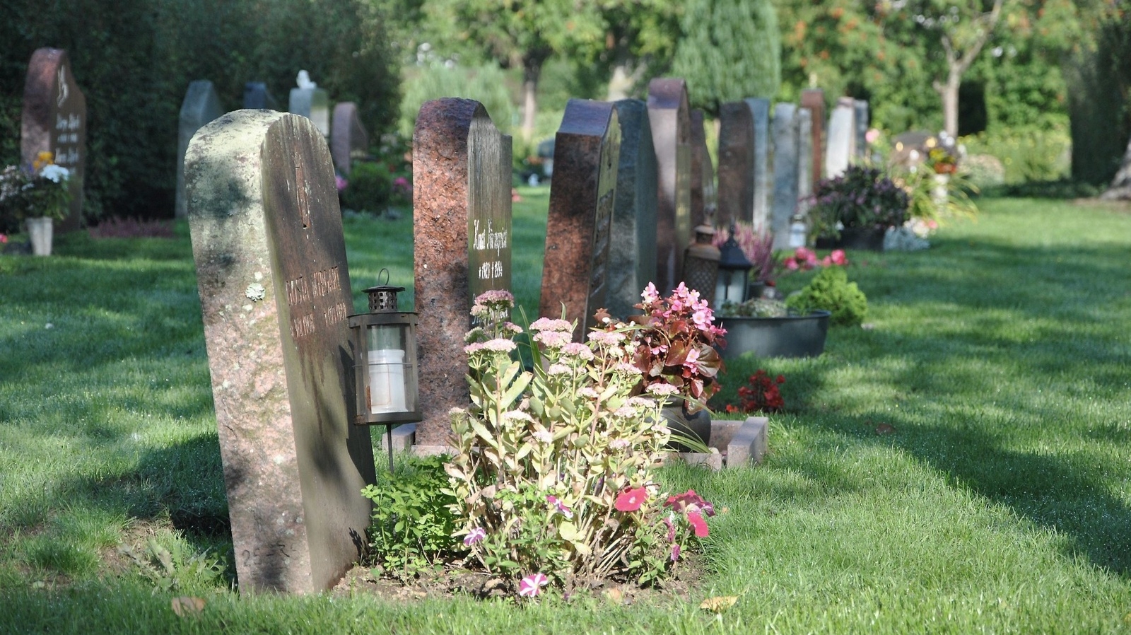 Blir man uppringd och ombedd att betala för en gravplats på Eslövs kyrkogård kan man utgå från att det är en bluff. Foto: Henrik Lindahl