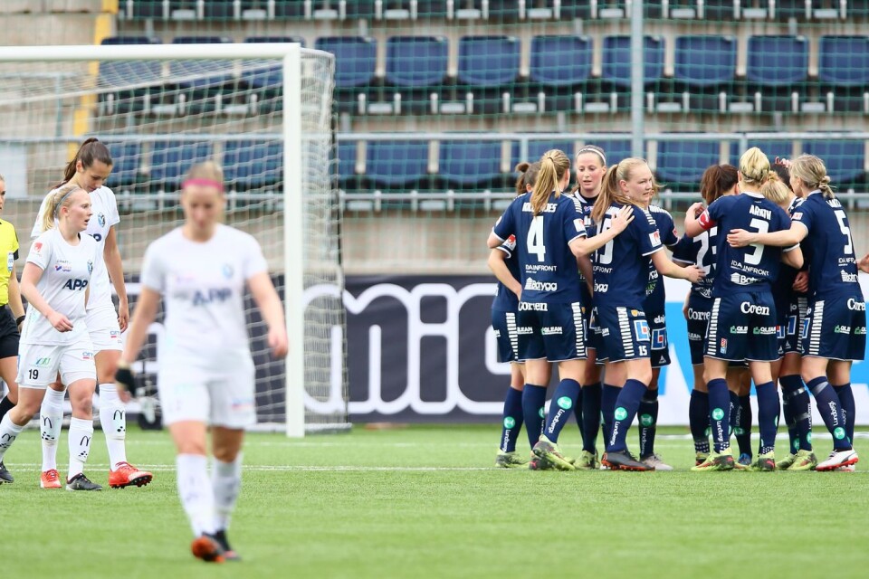 Deppigt i Växjö och jubel i Linköping efter att Natasha Dowie gjort matchens enda mål.
