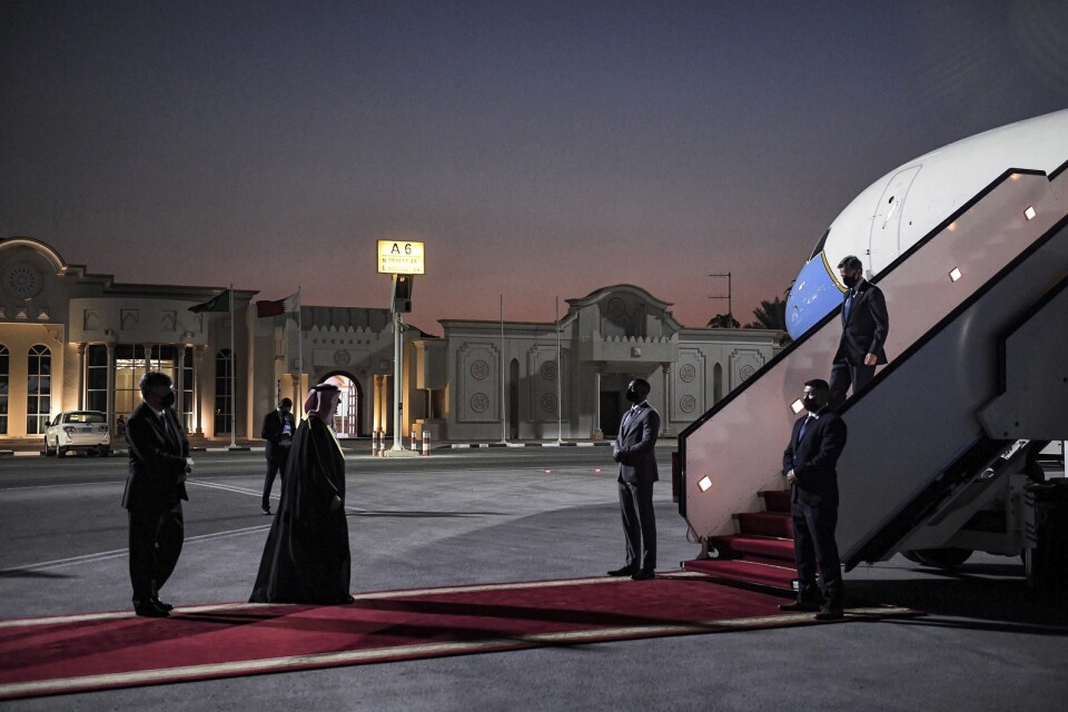 USA:s utrikesminister Antony Blinken, till höger, anlände till Qatars huvudstad Doha på måndagskvällen.