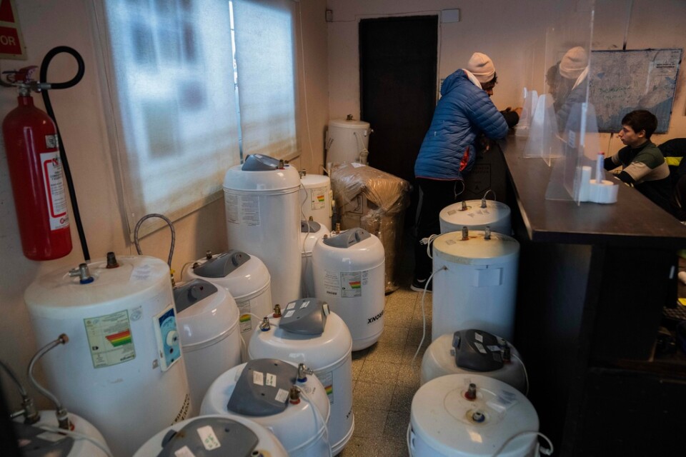 Varmvattenberedare lämnas in för reparation i Montevideo, Uruguays huvudstad. Mängden av klorider och slam i dricksvattnet har lett till att varmvattenberedarna slutar fungera. Arkivbild.