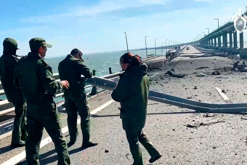 Stillbild från en video släppt av den ryska kommitté som utredde sprängningen av Kertjbron.