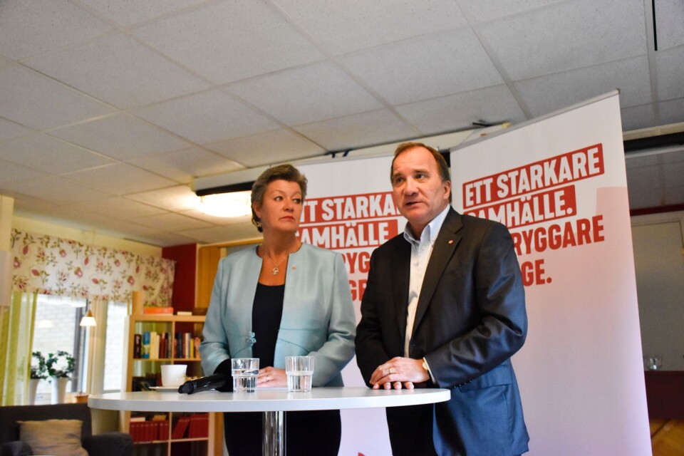 Arbetsmarknadsminister Ylva Johansson och statsminister Stefan Löfven i Brännaregårdens matsal.