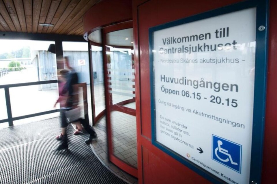 Besöksförbud råder på alla sjukhus i Skåne.