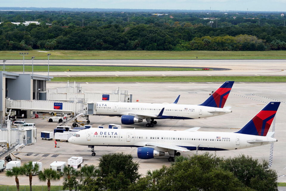 Två flygplan från Delta Airlines vid Tampas internationella flygplats. Arkivbild.