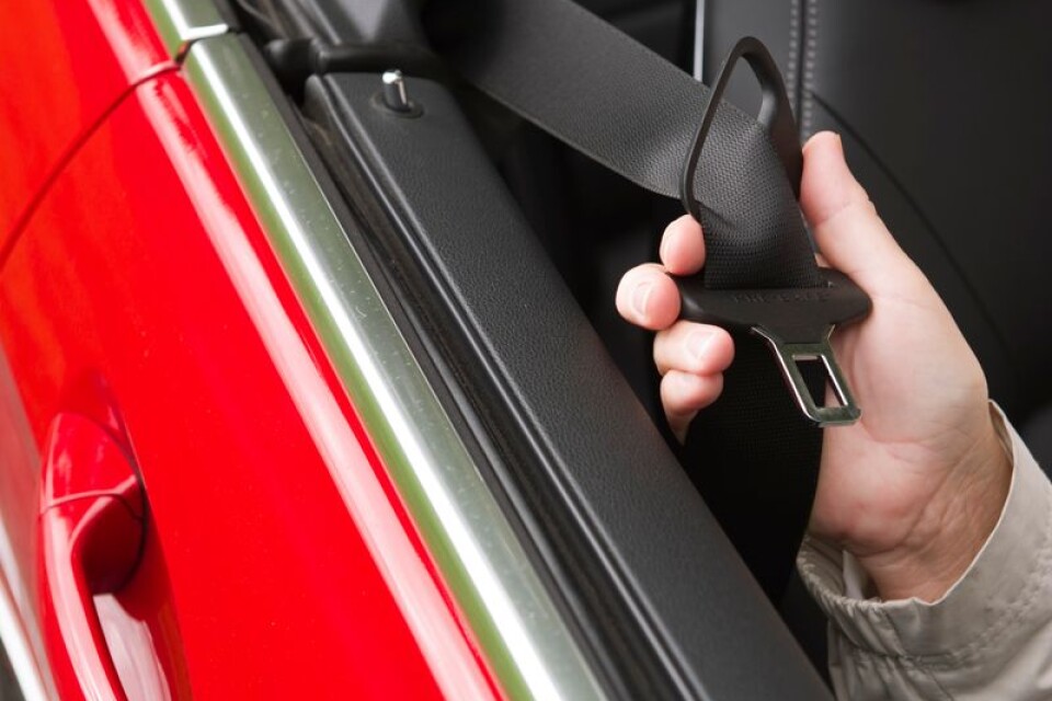 97 procent av bilisterna i Kronoberg använder bilbälte i tätort.