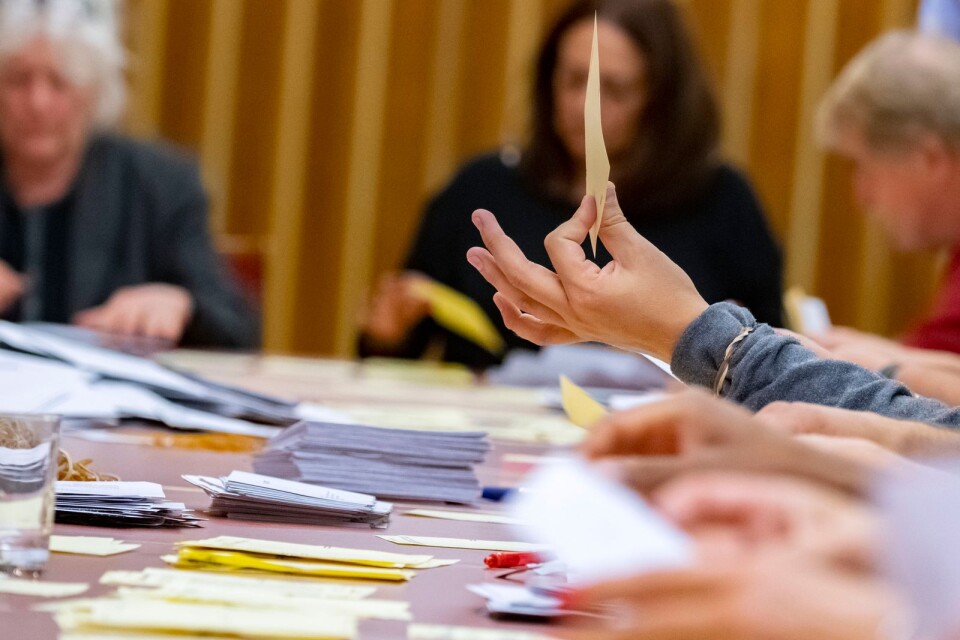 Här avgörs valet. Rösterna räknas i Rådhushallen i Malmö  i den så kallade onsdagsräkningen i valet 2018.