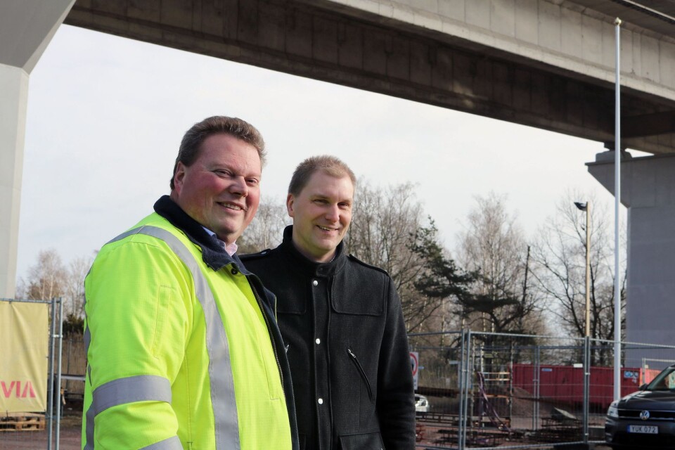 Johan Wesley, Trafikverkets projektledare och Daniel Andersson, trafikplanerare på Kalmar Länstrafik och Johan Wesley hoppas att fler väljer att åka kollektivt.