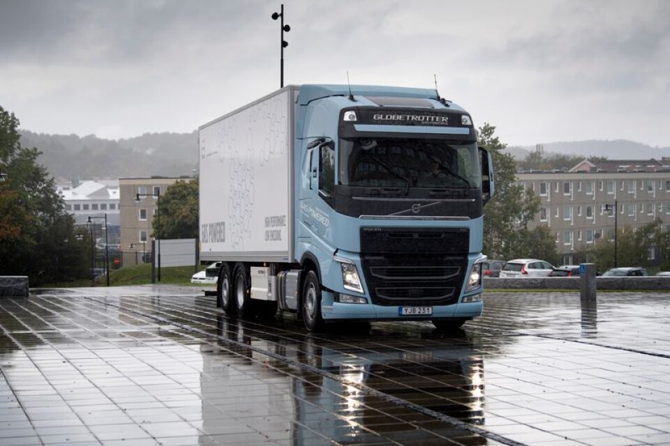 För några veckor sedan lanserade Volvo en ny miljövänligare motor som kan användas i tunga lastbilar, en del av bolagets framtidssatsning. Arkivbild.