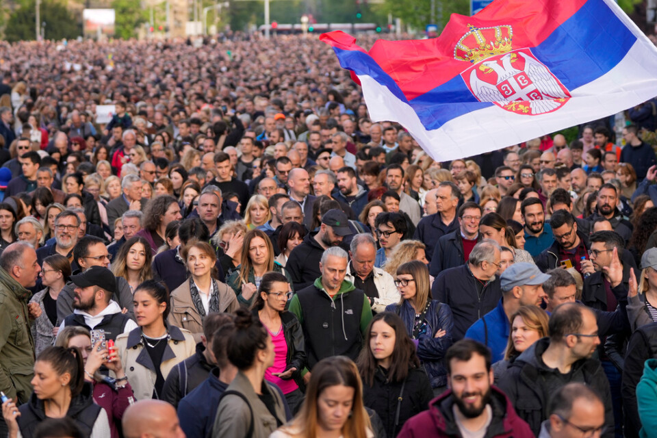 Tusentals människor deltog i protesterna i Belgrad mot den senaste tidens masskjutningar.
