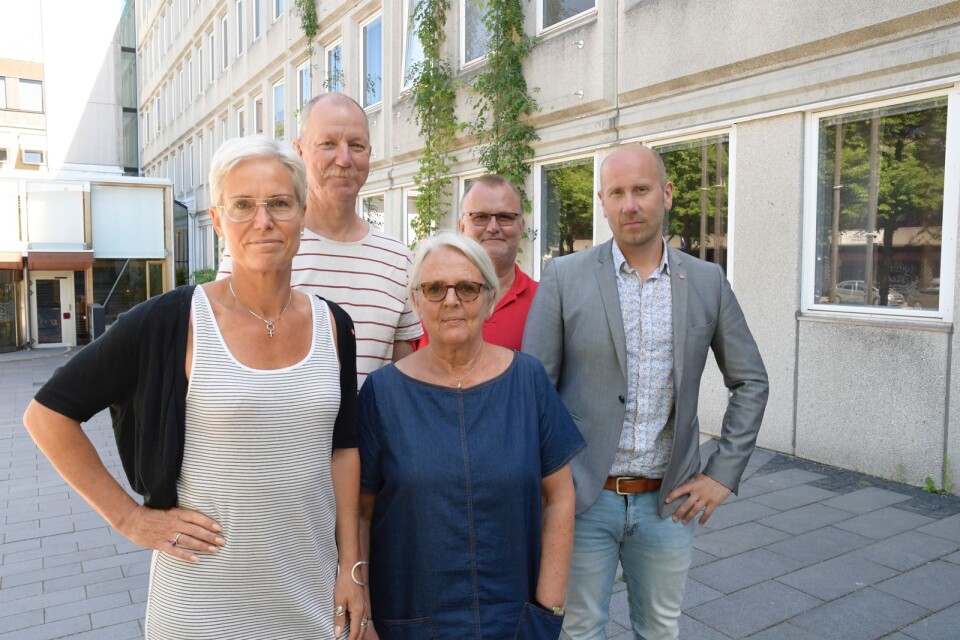 Malin Lauber (S), Gunnar Storbjörk (S), Rose-Marie Holmqvist (S), Tony Lundstedt (S) och Tomas Thornell (S) vid pressträffen på tisdagen.