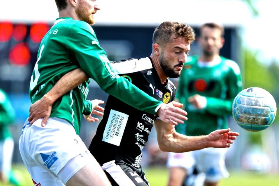 Mergim Pllana, senast i Lindsdal, har provtränat med Oskarshamns AIK.