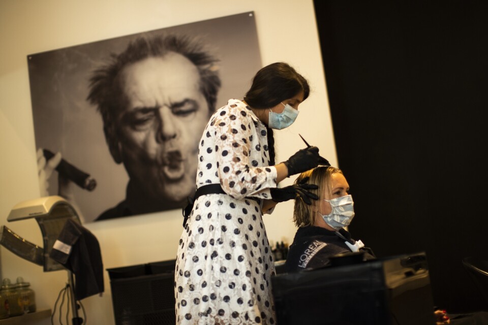 Från mitten av maj tillåts återigen Belgiens hårfrisörer att hålla öppet. Munskydd krävs dock på både anställda och kunder. Arkivfoto.