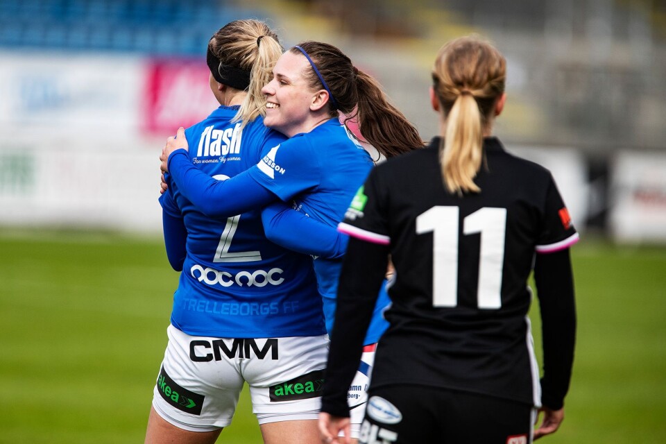 TFF:s målskyttar i segermatchen mot Karlskrona, Nike Törnqvist och Hanna Bauer (nummer 2) är båda med i veckans lag i Trelleborgsfotbollen.