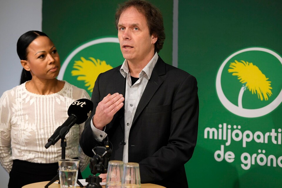 Kultur- och demokratiministern Alice Bah Kuhnke och Pär Holmgren, tidigare tv-meteorolog toppar Miljöpartiets EU-valslista.