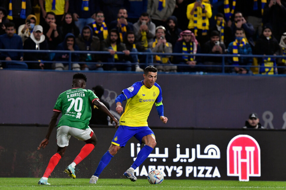Cristiano Ronaldo inledde sin karriär i den saudiska ligan med en seger. Al-Nassr slog Robin Quaisons Al-Ettifaq med 1–0.