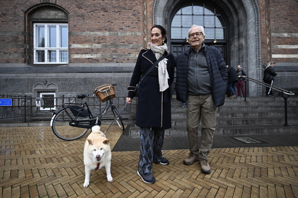 Annette och Jan Andersson tog hunden Miwa med till vallokalen. Båda har tappat sympatin för Mette Frederiksen under den gångna mandatperioden.