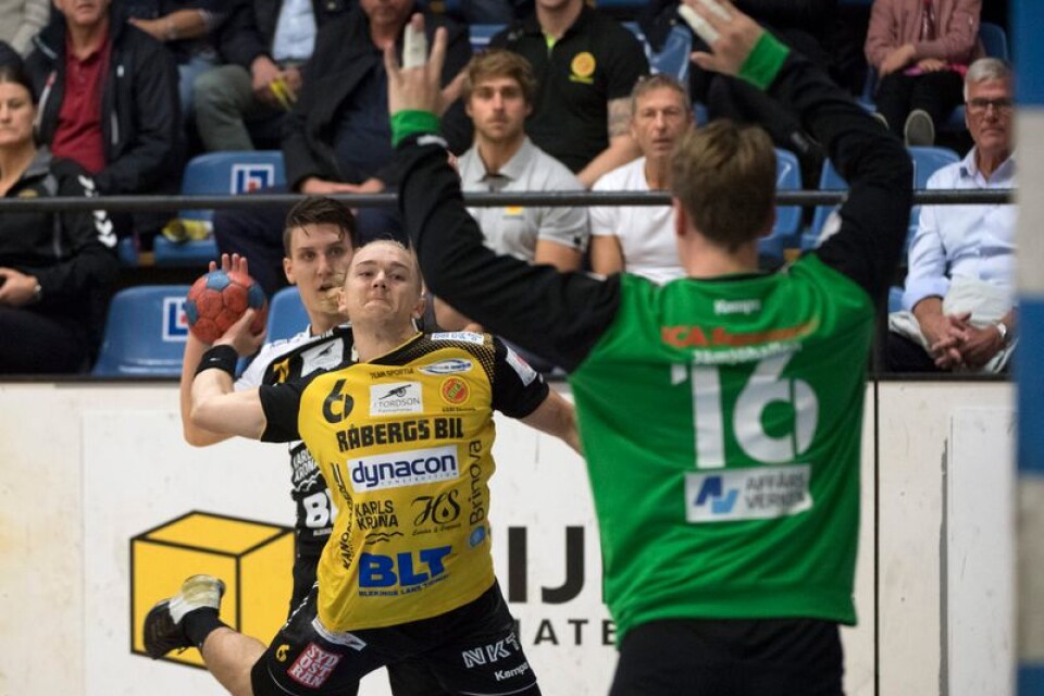 Hampus Dahlgren och hans HIF Karlskrona möter HK Malmö i handbollsligan.