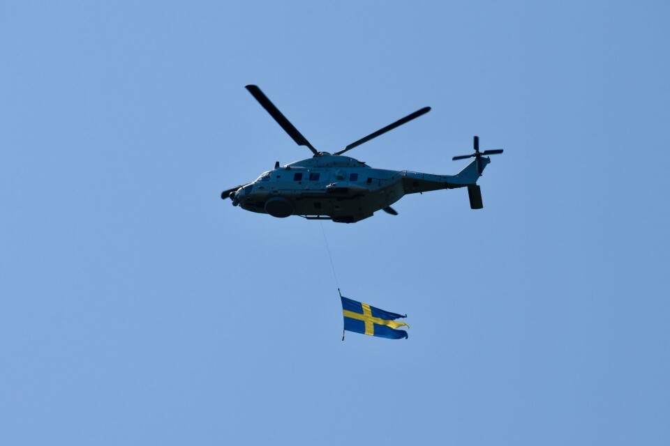 Helikopterskvadronen bjöd på flaggflygning.