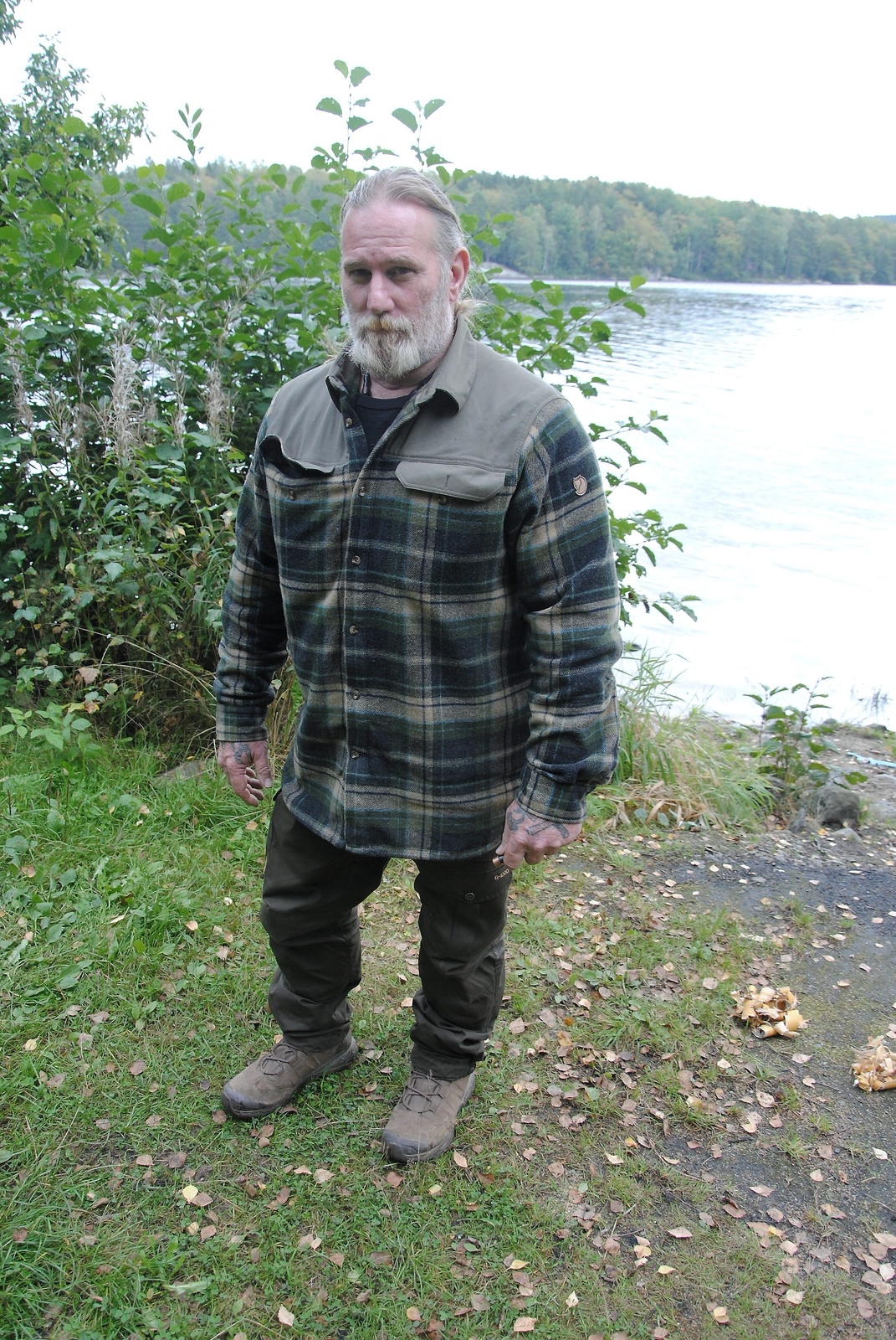 Dave Canterbury, välkänd överlevnadsexpert från USA, håller i en överlevnadskurs i skogarna vid Immeln.