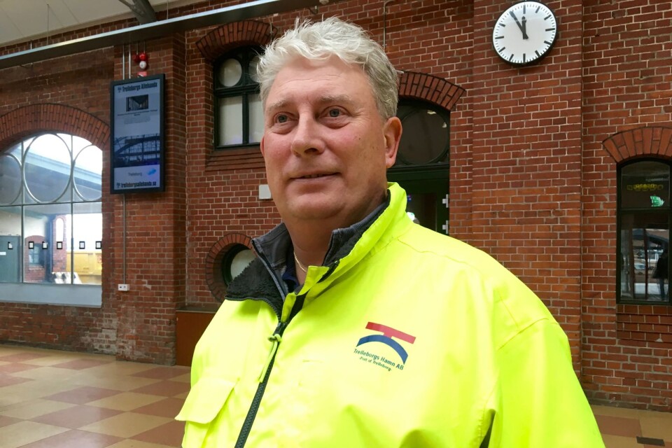 Håkan Nilsson från Trelleborgs hamn ser det som ett bekymmer att Centralstationen blivit värmestuga för alkohol- och narkotikapåverkade.