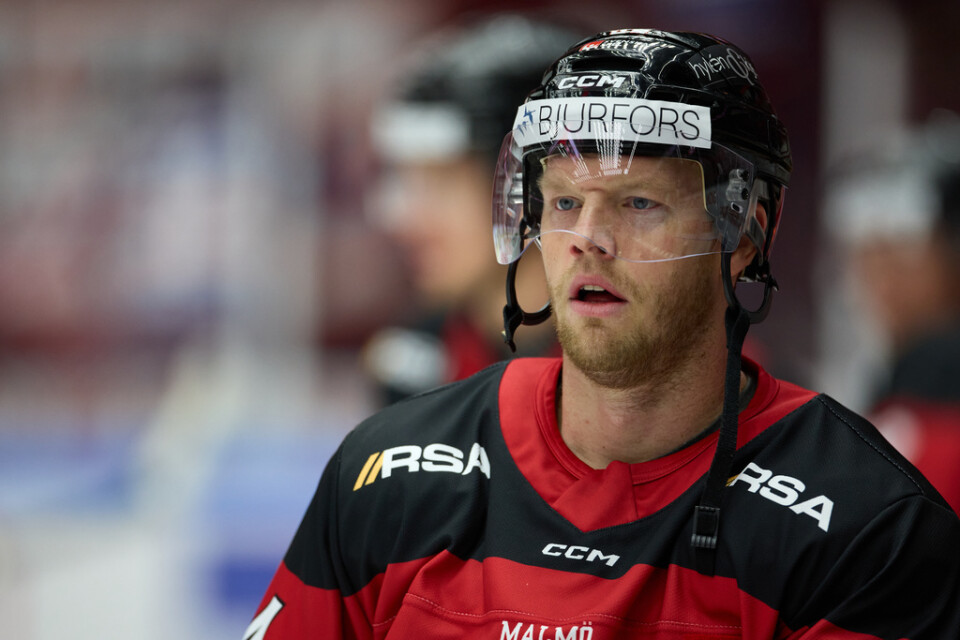 Carl Söderberg under sista säsongen i ishockeykarriären. Arkivbild.
