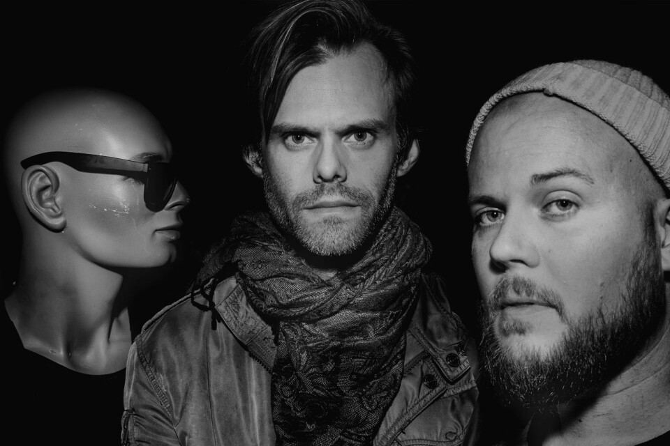 Calle Thoor, Magnus Bergman och Andreas Bergström har bildat det nya bandet Darmark. De fick ersätta Andreas Bergström med en skyltdocka eftersom han inte kunde vara med vid fotograferingen.