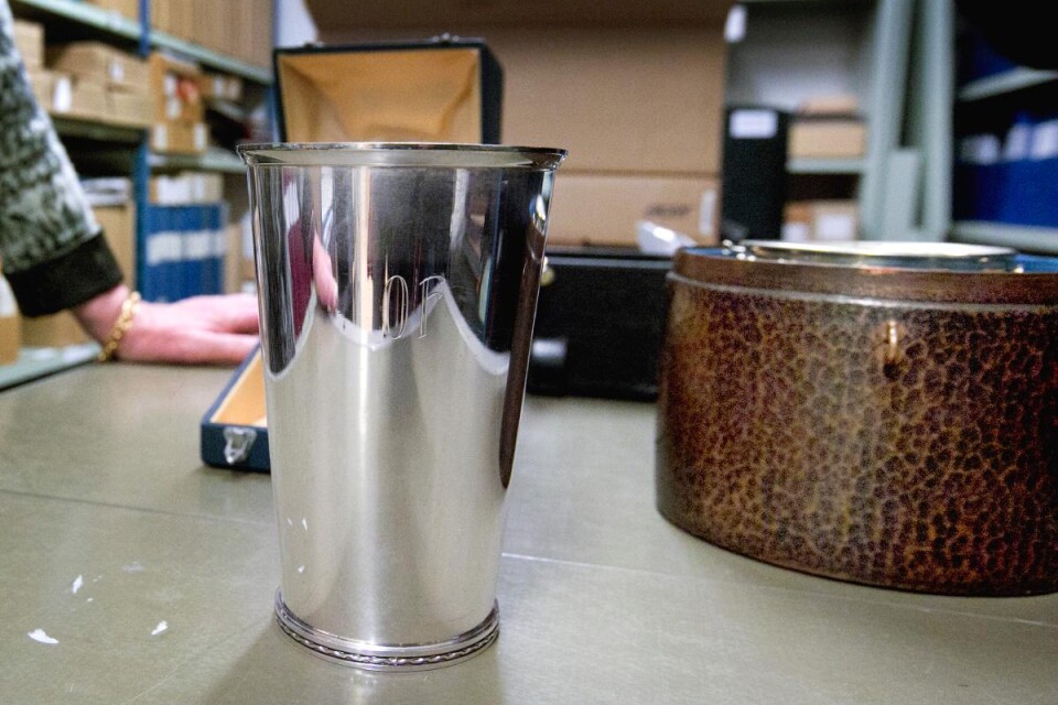 Silvervasen är ett av alla föremål som nu har värderats och katalogiserats.