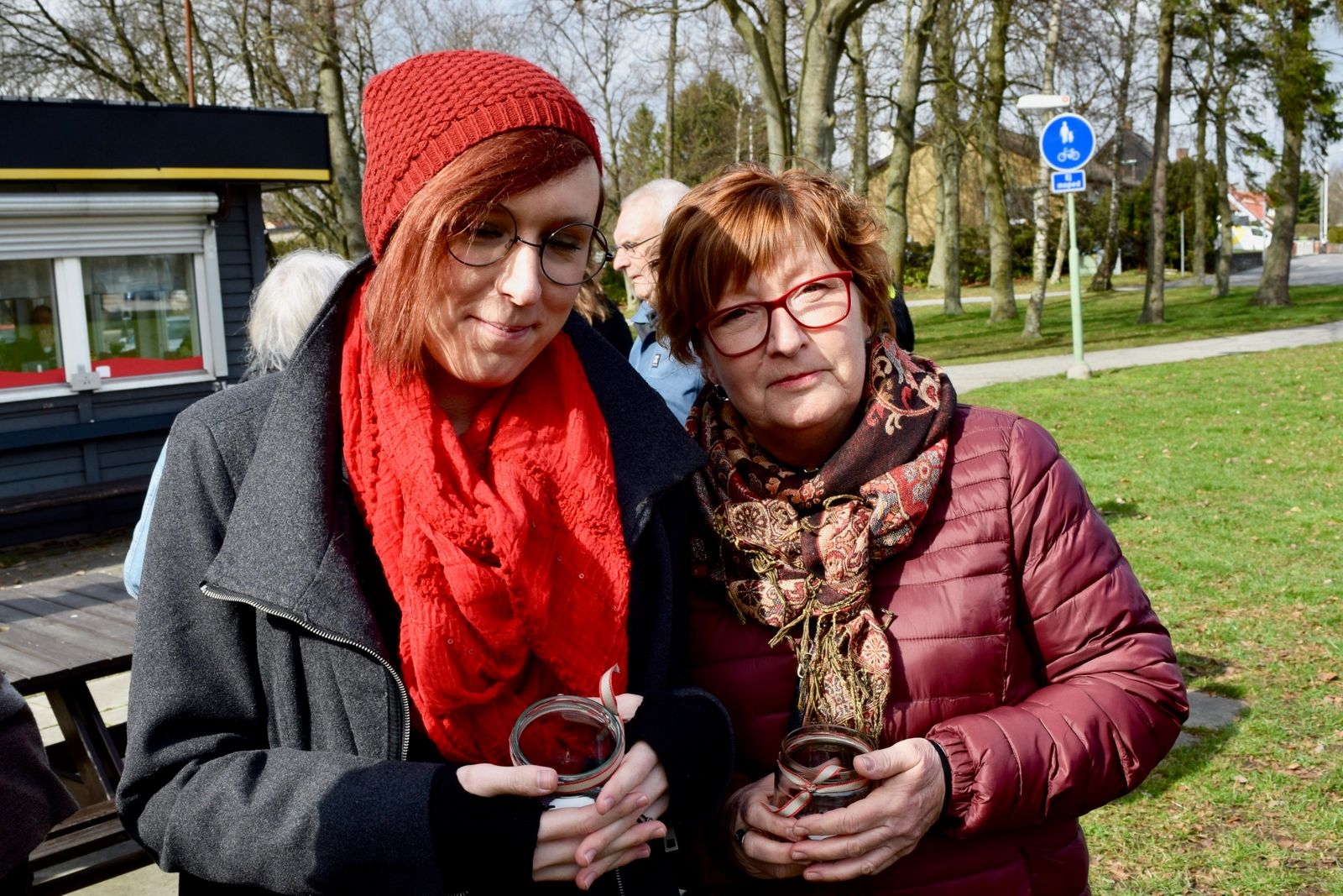 Alicia Andersson och hennes mamma Ingegerd Andersson tyckte demonstration var rätt sak att göra för att visa sitt stöd.