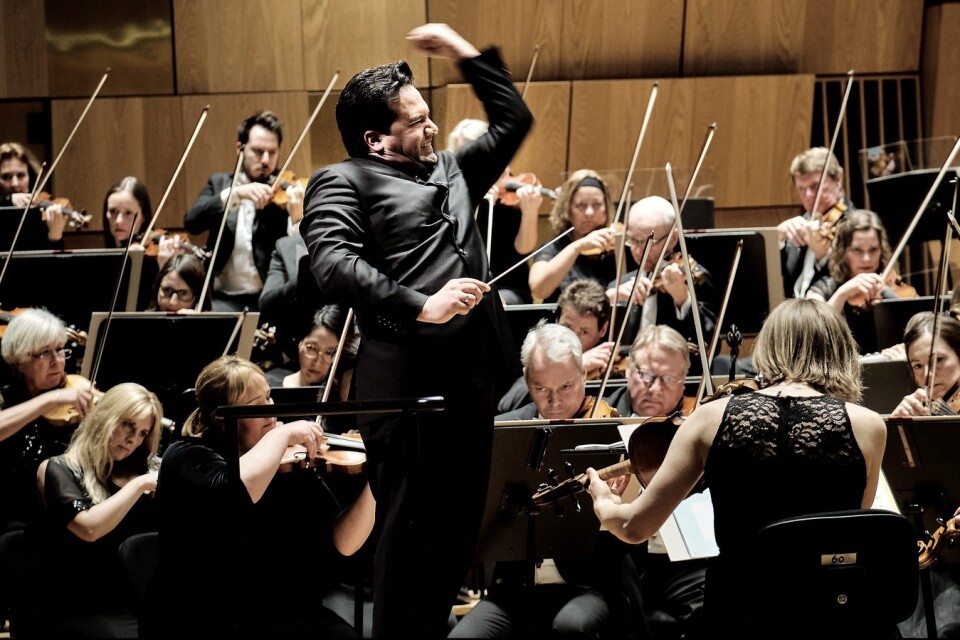 Malmö symfoniorkesters chefsdirigent Robert Trevino dirigerade samtliga konserter under Stravinskijfestivalen. Foto: Håkan Röjder