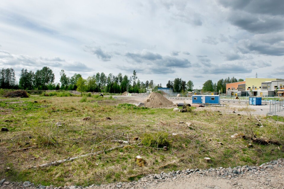 Bostadsområdet byggs kring den nybyggda Per Lagerkvists skola i Räppe, ner mot Södra Bergundasjön.
