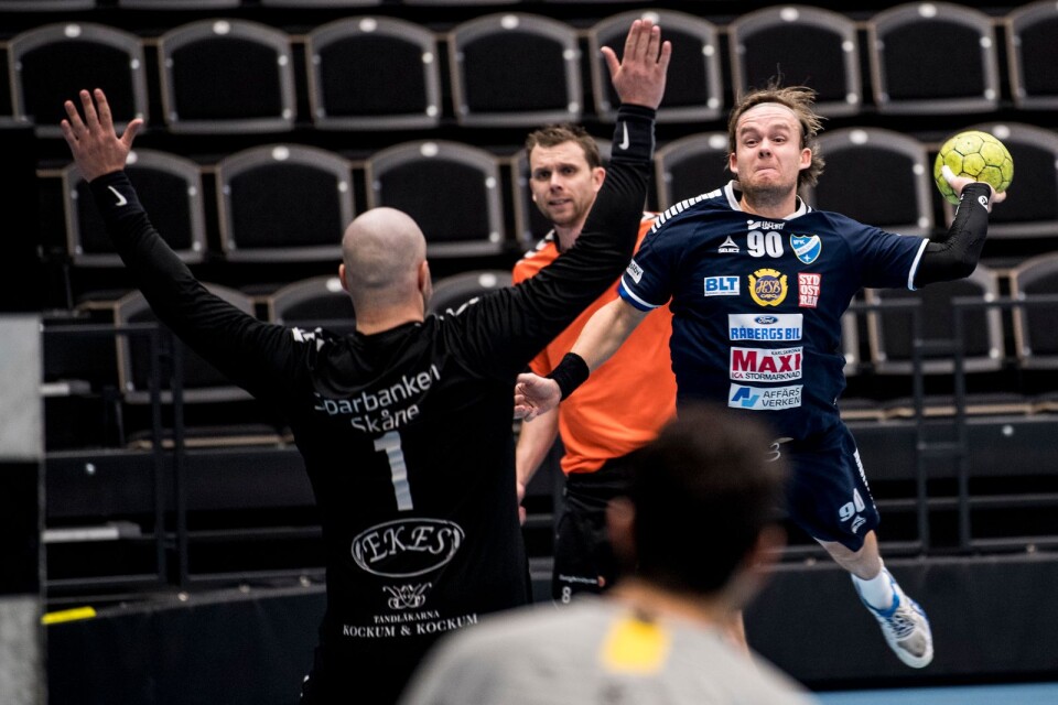 Daniel Henriksson firade stora triumfer med sin snabbhet och med sitt skott från högerkanten.