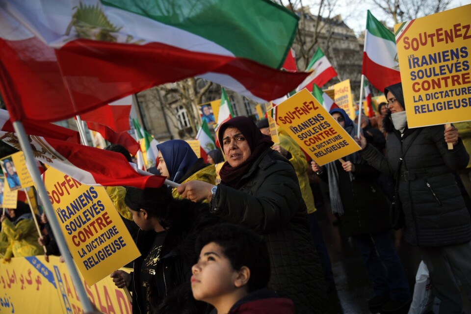 En demonstration med den oppositionella iranska exilgruppen Folkets mujahedin i Paris i januari 2018. Arkivbild.