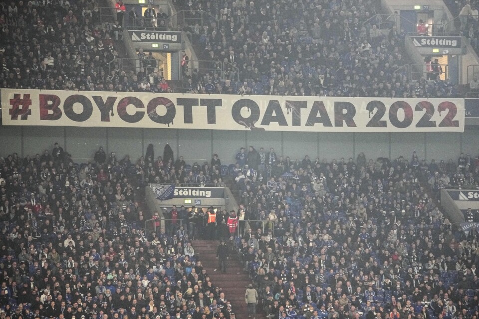 Fotbollssupportrar uppmanar till bojkott av VM i Qatar, som inleds på söndag.