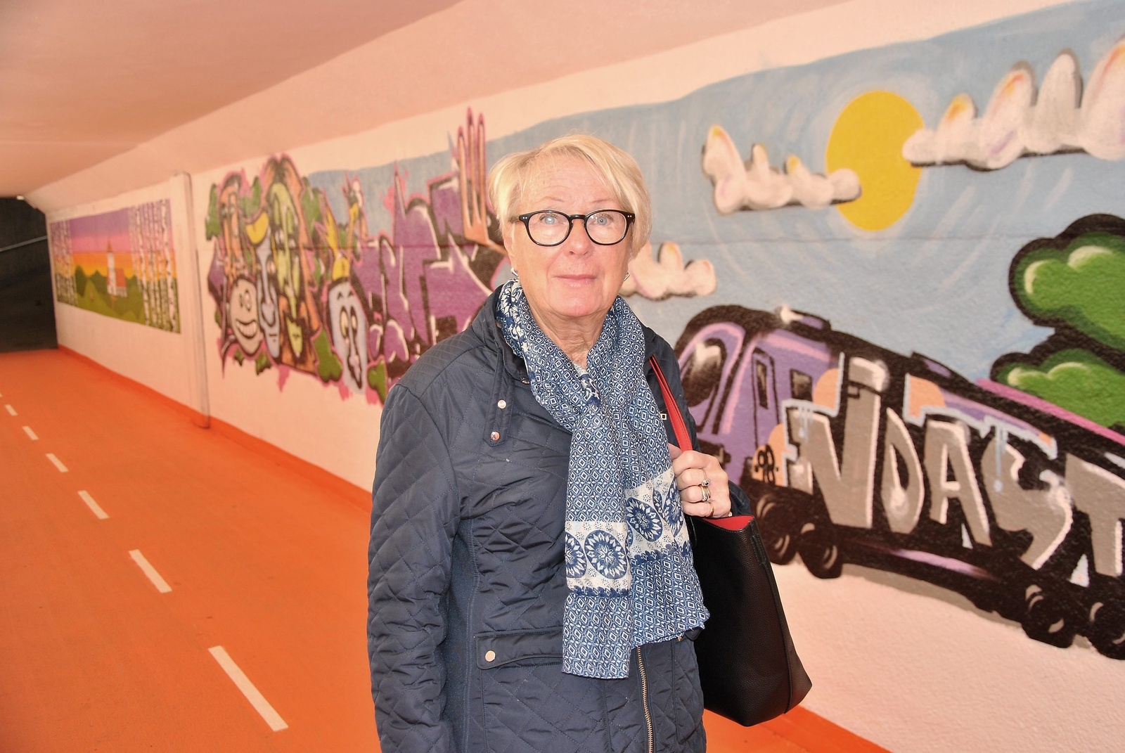 Christina Tallinger tycker att gångtunneln mellan Drottninggatan och Tingshusgatan blivit toppen. Foto: Pernilla Ekdahl