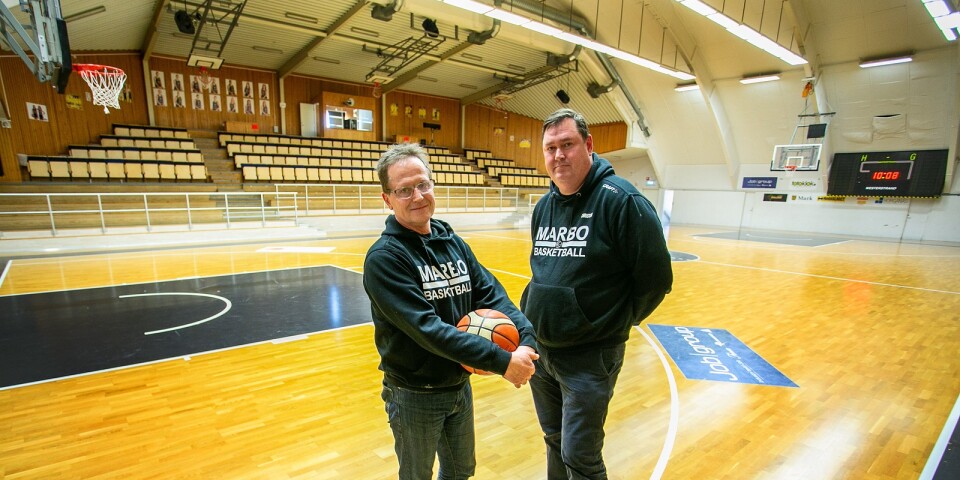 Anders Almqvist och Christian Henningsson i Marbo basket är beredda att flytta föreningens elitmatcher från klassiska Kinnahallen till nya Lyckehallen – men då krävs omläggning till parkettgolv.