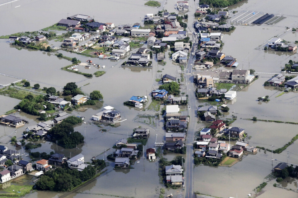 Kraftiga skyfall har orsakat översvämningar i Japan