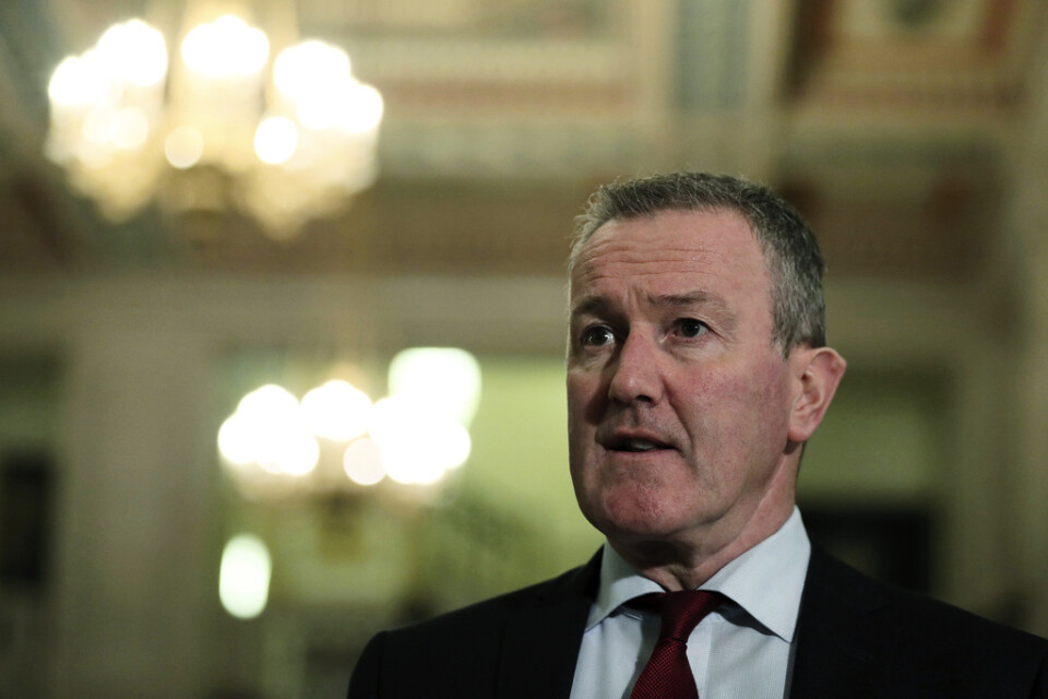Conor Murphy är finansminister i den regionala regeringen i Nordirland, men har också dragits in i valkampen i Republiken Irland. Motståndarna kräver att Sinn Féin-politikern Murphy avgår för sina uttalanden om en mördad 21-åring. Arkivfoto.