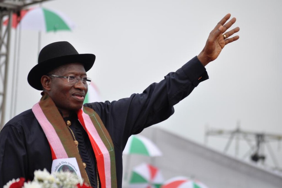 En bilbomb som exploderade i närheten av en arena i Gombe, Nigeria, i samband med det att landets president Goodluck Jonathan besökte platsen, dödade minst en person, enligt en Reuters-fotograf. Därtill ska minst sju personer ha skadats. Presidenten ska